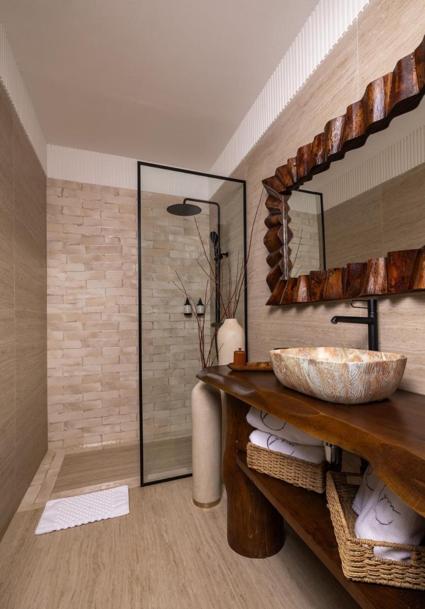 Yin Hotel & Spa