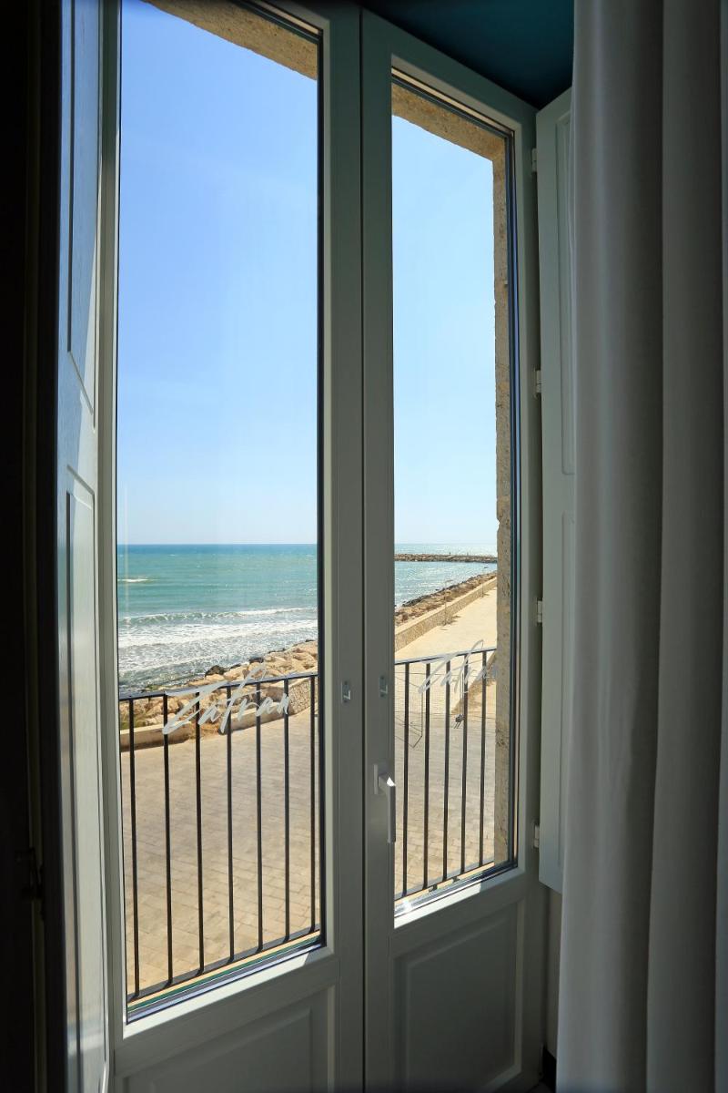 Zafran Boutique Hotel