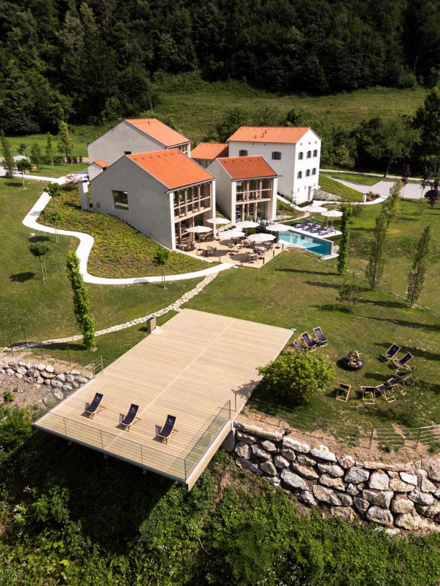 Zen Emerald Resort & Spa, Soča river