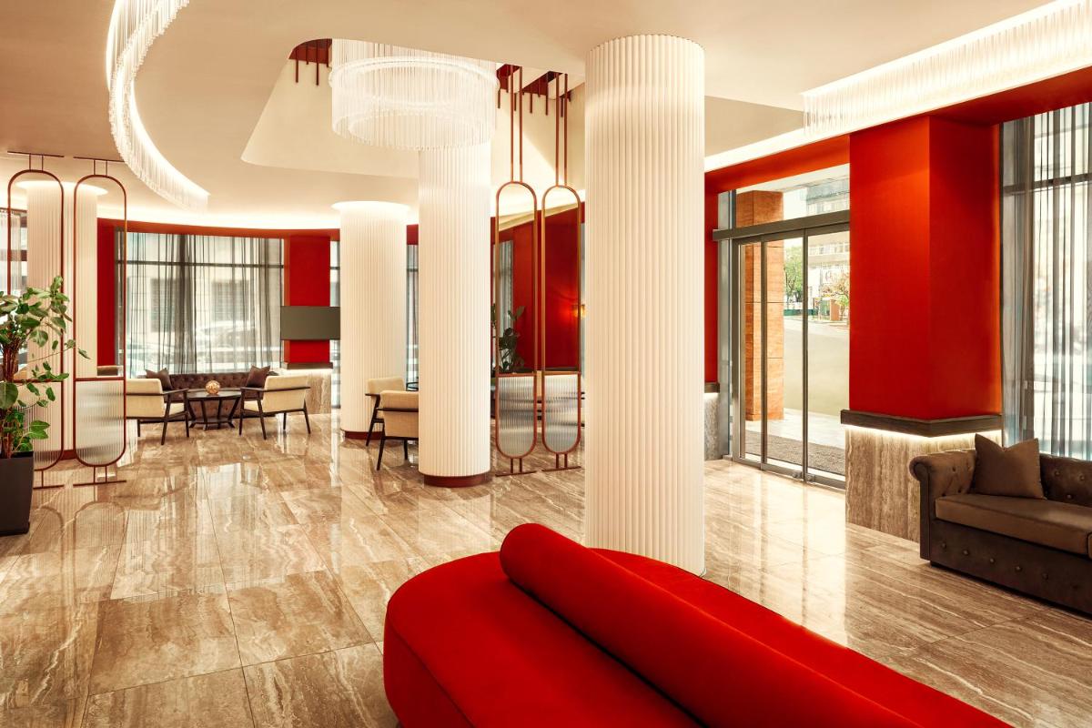 Zeus Essence Athens Central, former Athens Key