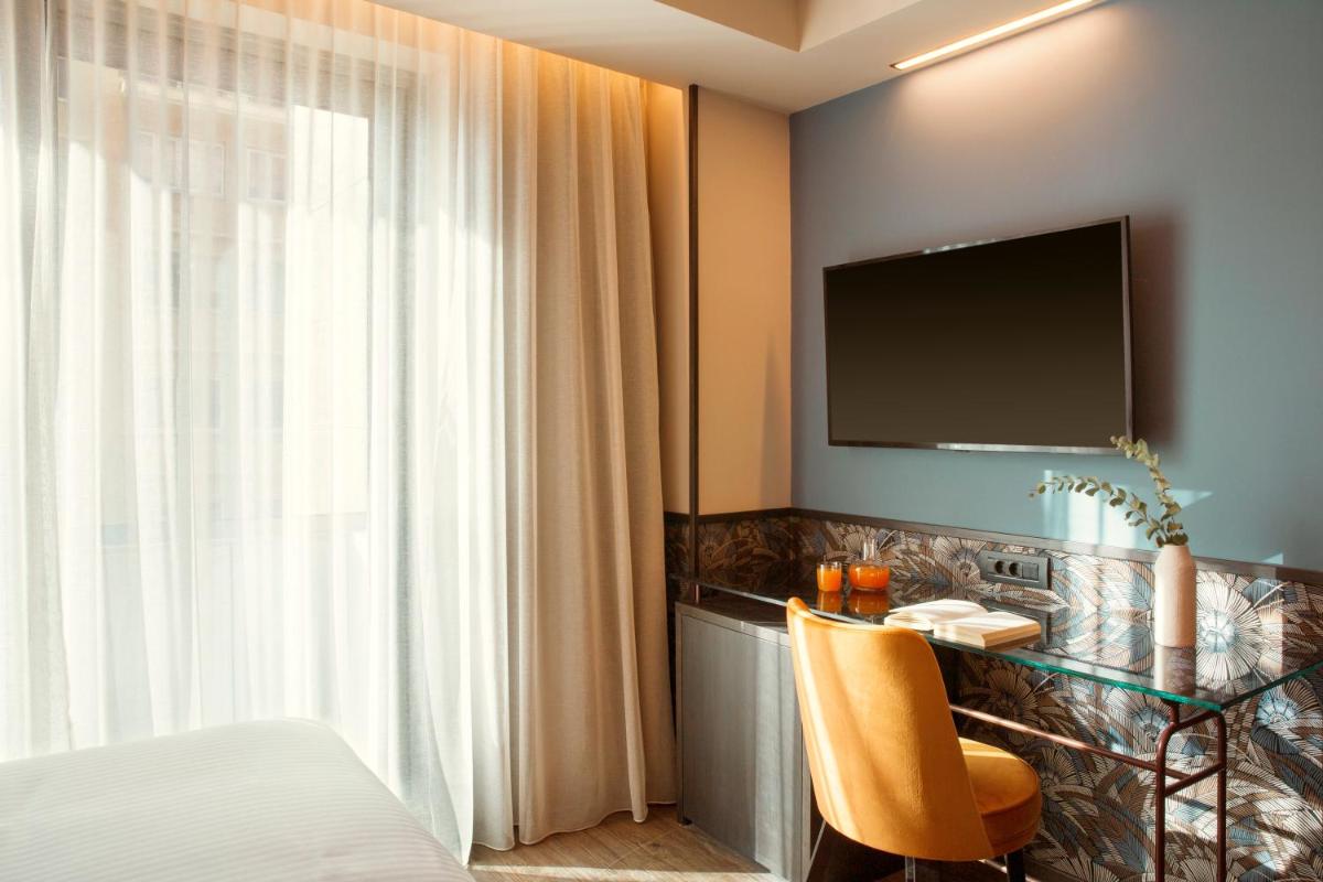 Zeus Essence Athens Central, former Athens Key