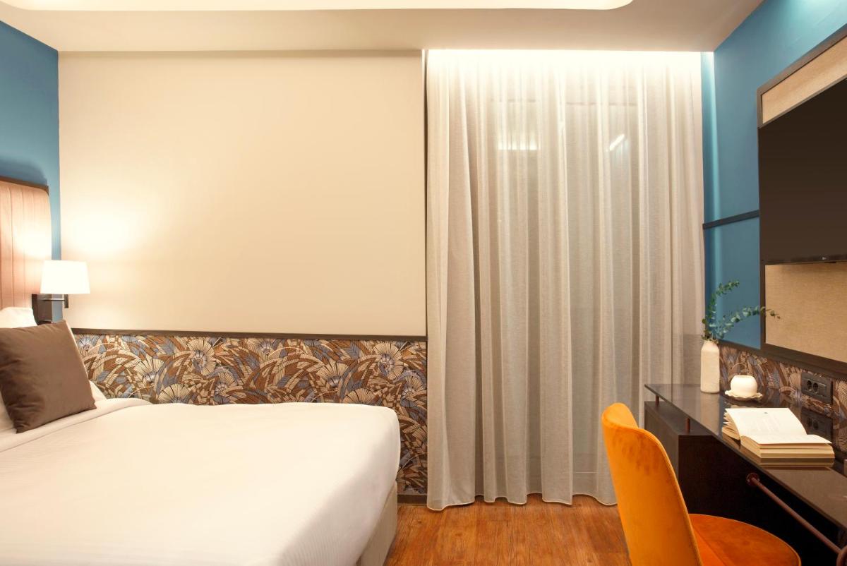 Zeus Essence Athens Central, former Athens Key