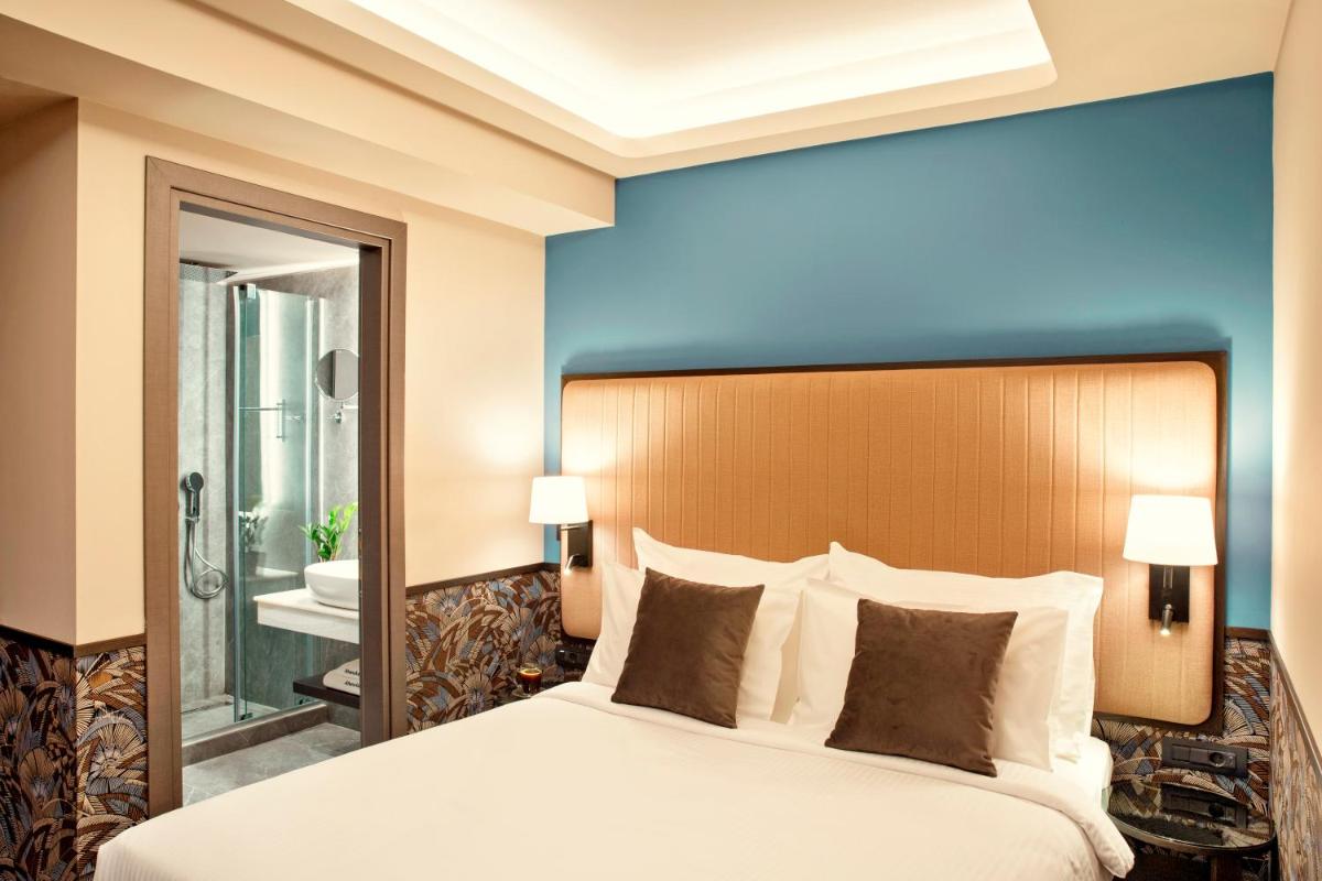 Zeus Essence Athens Central, former Athens Key