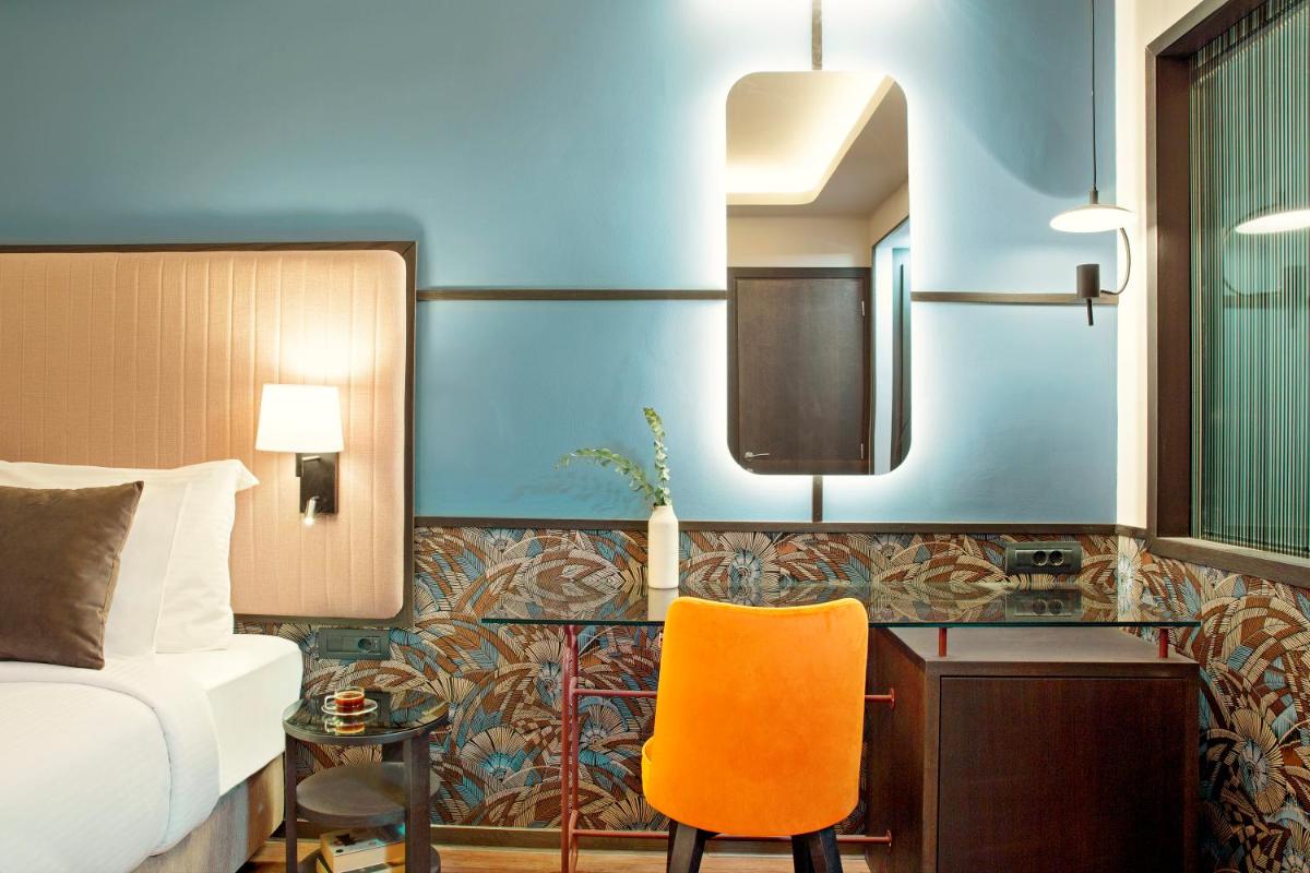 Zeus Essence Athens Central, former Athens Key