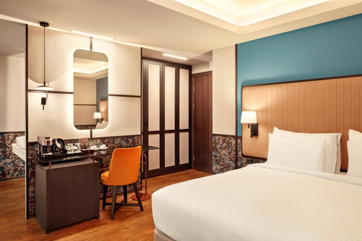 Zeus Essence Athens Central, former Athens Key