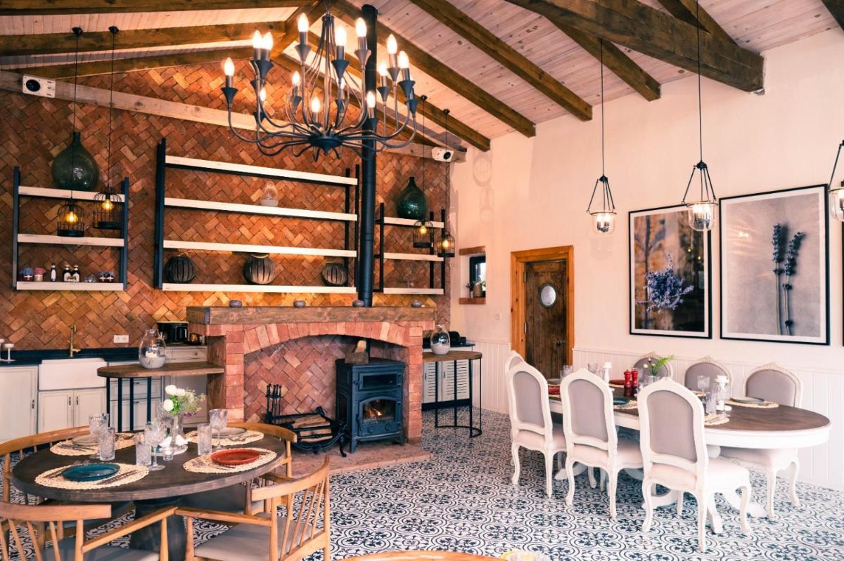 Zigo's Hotel