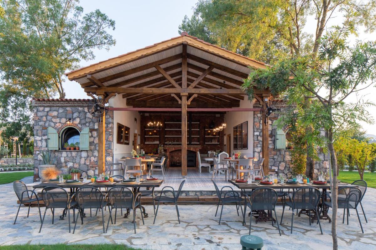 Zigo's Hotel