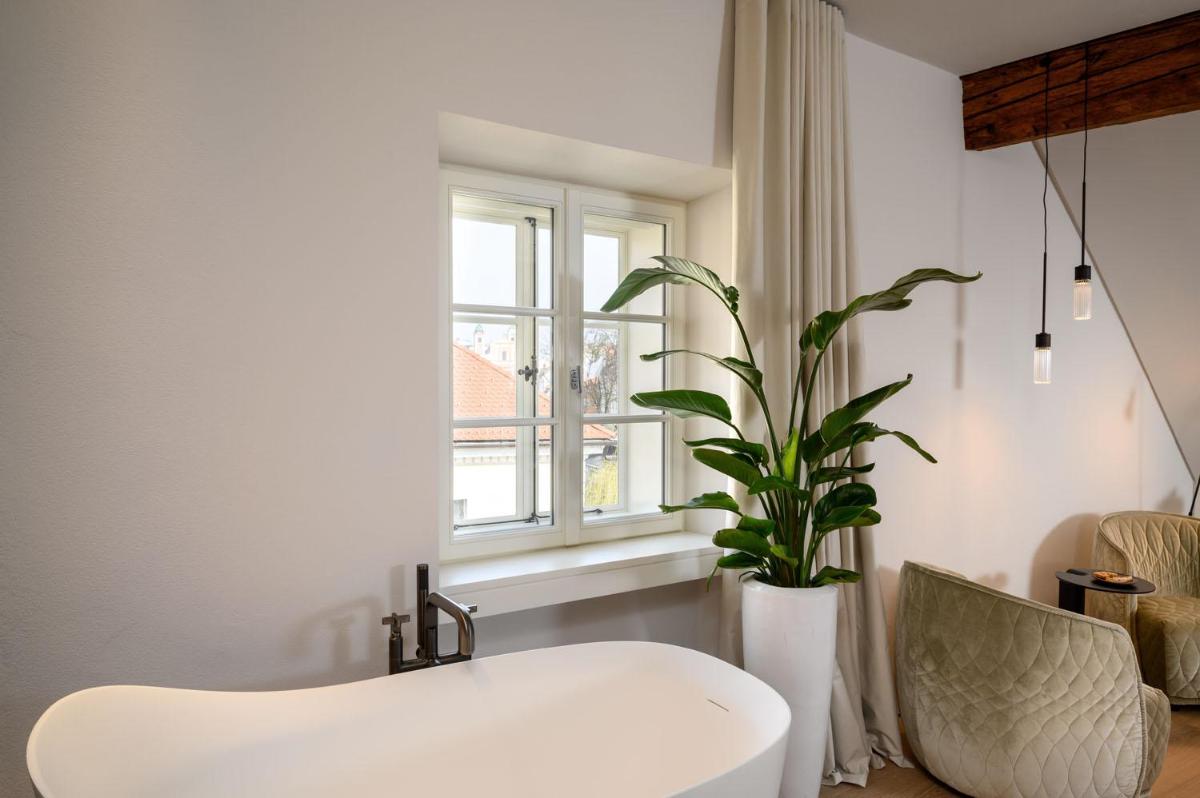 Zlata Ladjica Boutique Hotel