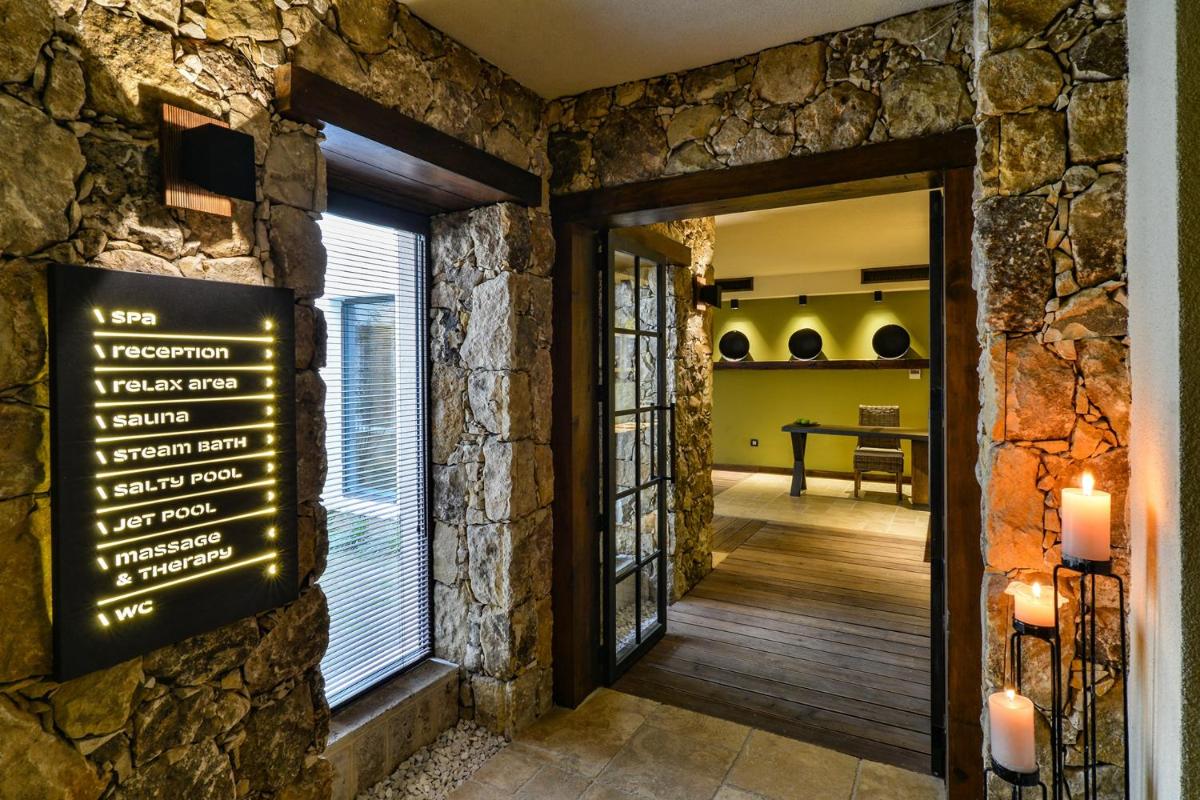 Zornitza Family Estate Relais & Chateaux