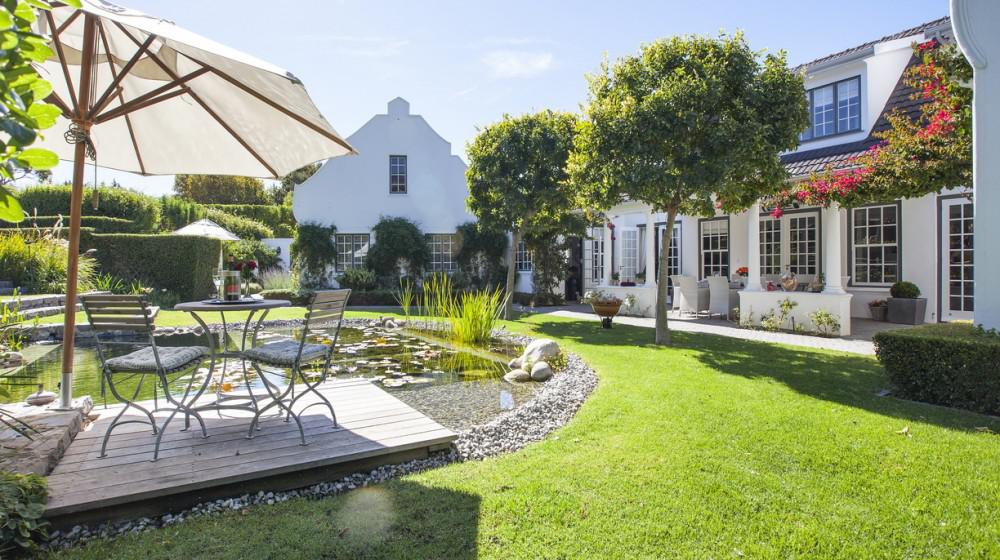 14 on Klein Constantia - Adults only