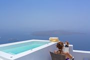 Honeymoon Suite with Jacuzzi and Caldera View