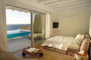 Two-Bedroom Suite with Private Pool and sea view