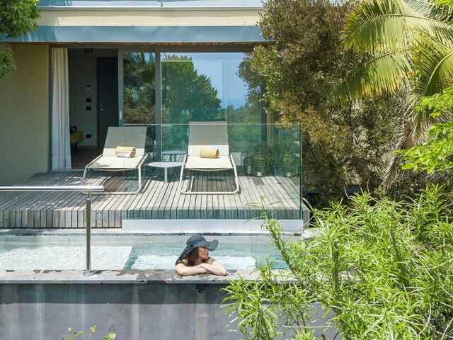 Jacuzzi Lodge romantique avec piscine de relaxation extérieure chauffée