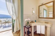Junior Suite Villa with balcony and lake view