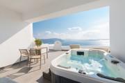 Premium Suite with Private Hot Tub & Caldera View